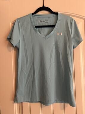 Under Armour Women's Pale Blue V-Neck Tech Tee